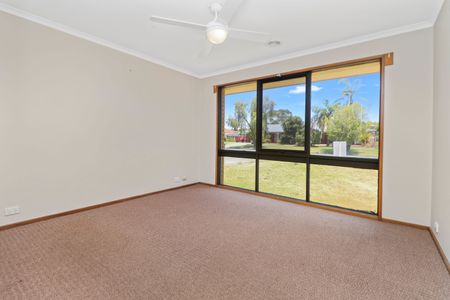 7 Goborra Street Glenfield Park NSW - Photo 4