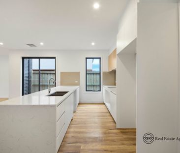 SPECTACULAR FAMILY HOME IN THE HEART OF TRUGANINA! - Photo 5