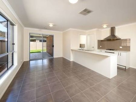 2 McDougall Grove, Wodonga - Photo 2