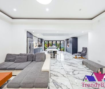 4 bedroom terraced house to rent - Photo 2