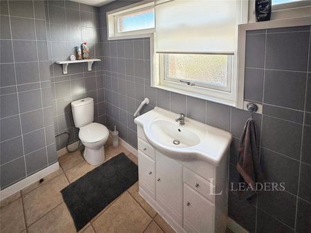3 bedroom house to rent Dringshaw, HU6 - Photo 5