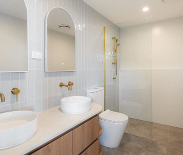 BREAK LEASE: 2 Bed 2 Bath Boutique Inner City Apartment - Photo 6