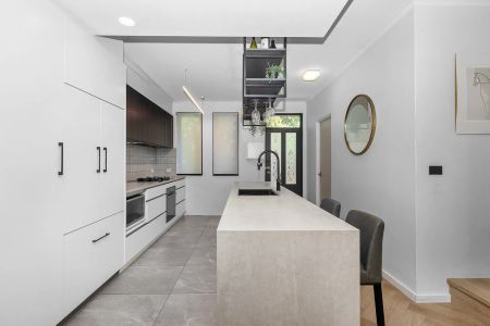 Terrace Style Living with Harbour Bridge Views NY Eve Spectacular - 3 MONTH Lease - Photo 5