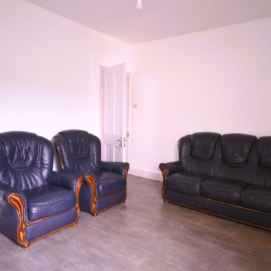 3 Bed Terraced House, Masterman Road, E6 - Photo 1