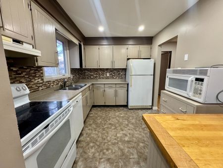 For Lease - 3816 Panama Court, Niagara Falls, Ontario - Photo 2