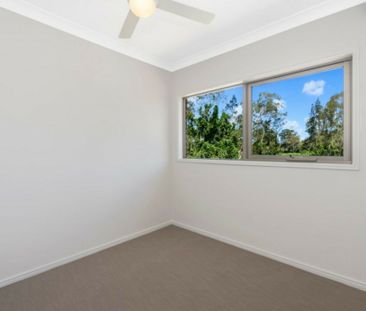 4 Bedroom 2 Living Room House in Ormeau! - Photo 2