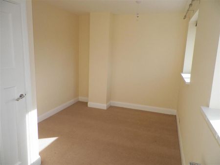 2 bedroom end of terrace house to rent - Photo 5