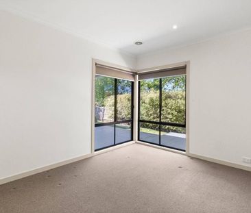 Large Family Home - Two Living Areas! - Photo 6