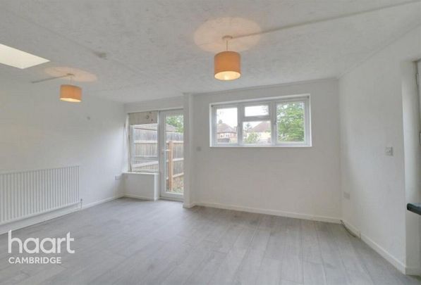 4 bedroom semi-detached house to rent - Photo 1