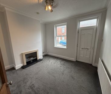 4 bed Terraced - To Let - Photo 3
