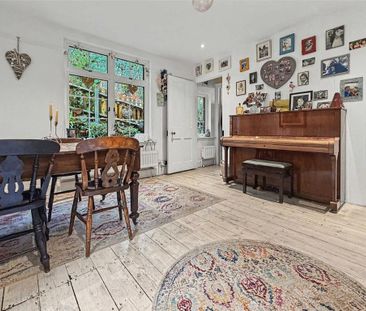 2 bedroom semi-detached house to rent - Photo 5