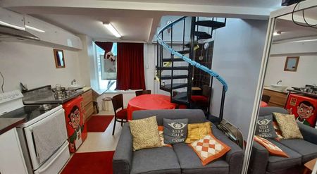 Prime City Living: Modern Apartment on Willis - Photo 3