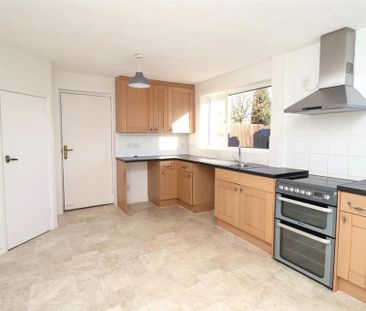 3 bedroom semi-detached house to rent - Photo 6