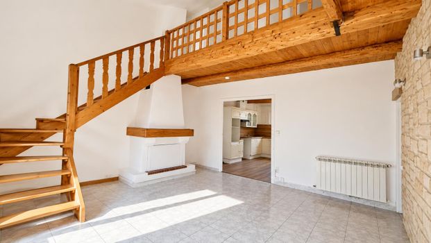ALÈS -T3 DUPLEX AVEC TERRASSE -590 + 20 DE CHARGES - Photo 1