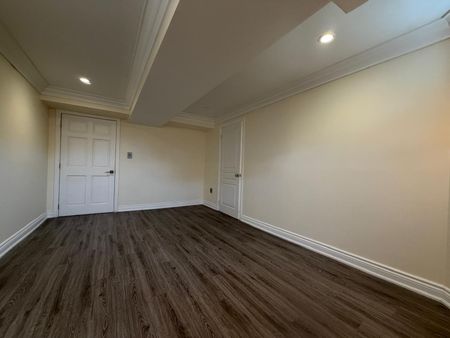 For Lease - 113B Timna Crescent Unit# Lower Level, Vaughan, Ontario - Photo 2