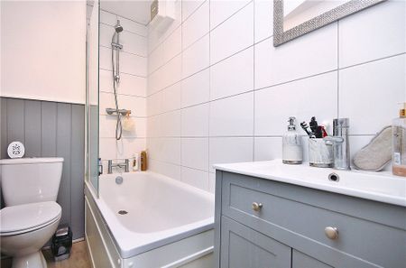 The Oaks, Moormede Crescent, Staines-upon-Thames, Surrey, TW18 4SG - Photo 5