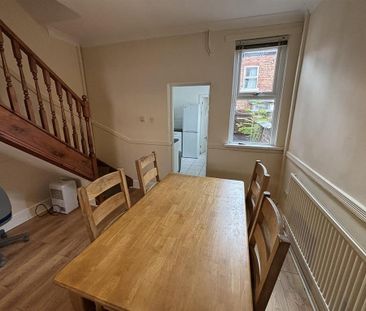 2 bedroom private hall to rent - Photo 3