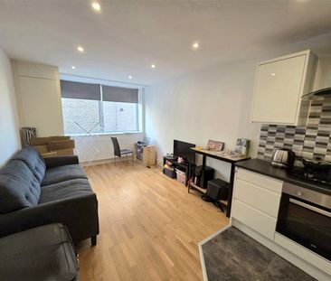 London Road, Bracknell, Berkshire, RG12 - Photo 1