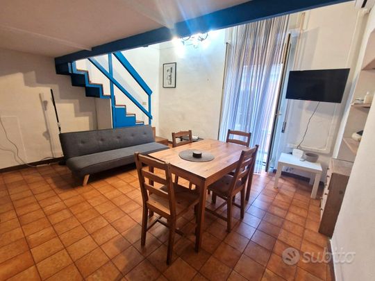 Ad.ze via Toledo - Monolocale con soppalco - Photo 1