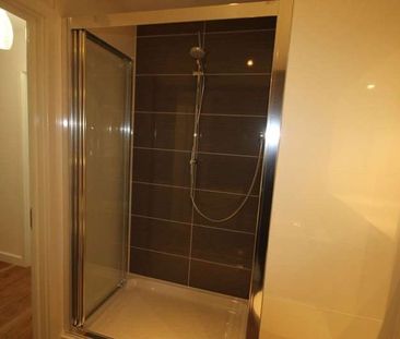 A modern ground floor apartment close to railway station - Photo 3