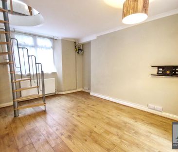 2 bedroom cottage to rent - Photo 2