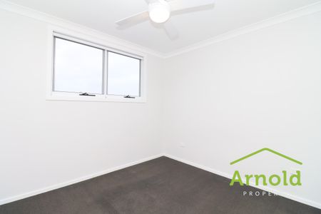 NEW LAMBTON TOWNHOUSE - Photo 4
