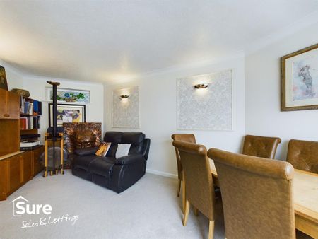 4 bedroom semi-detached house to rent - Photo 3