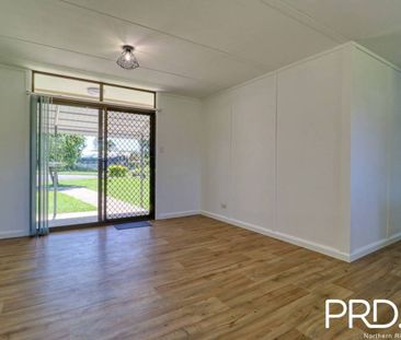 Renovated Home In Quiet Col-de-Sac - Photo 1