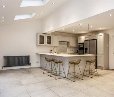 4 bedroom semi-detached house to rent - Photo 3