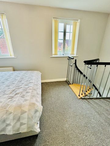 4 Bed Terraced House, Saddlecote Close, M8 - Photo 5