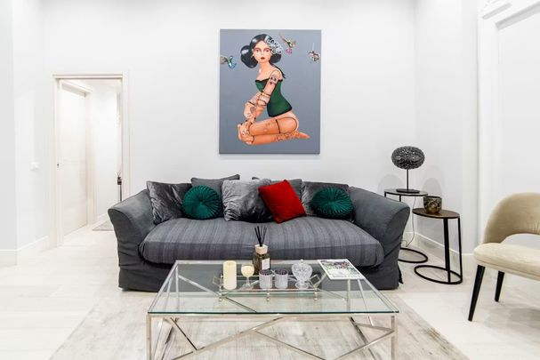 Largo Claudio Treves, Milan, Lombardy 20121 - Photo 1