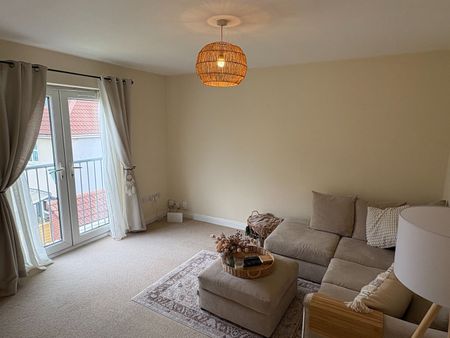 2 Bed Flat, Selborne Road, BS7 - Photo 2