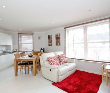 5 bedroom detached house to rent - Photo 2