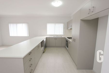 6 Steam Close, West Wallsend NSW 2286 - Photo 2