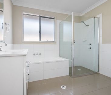 Modern Family Home - Photo 4