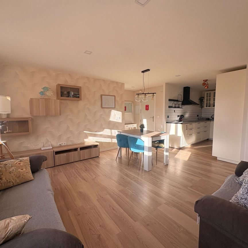 Piso de alquiler en Ulpiano, Las Piscinas Naturales - Photo 1