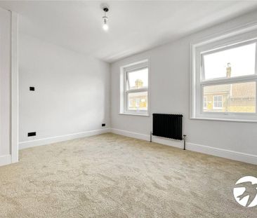 4 bedroom terraced house to rent - Photo 2