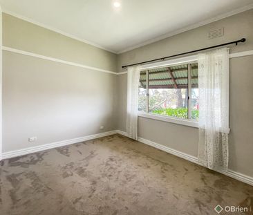 LIFESTYLE & LOCATION - RECENTLY RENOVATED! - Photo 6