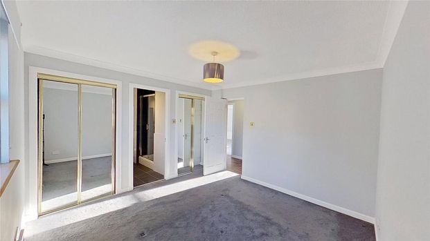 3 bedroom flat to rent - Photo 1