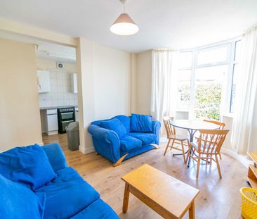 8 Carlton Avenue - Photo 1