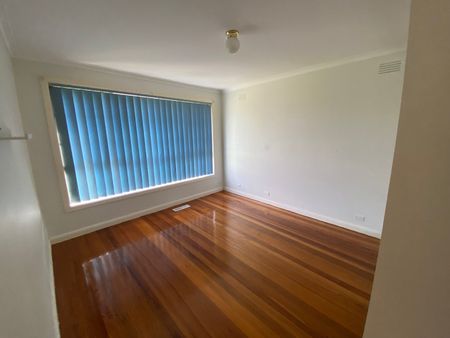 26 Ridge Drive, Avondale Heights VIC 3034 - Photo 4
