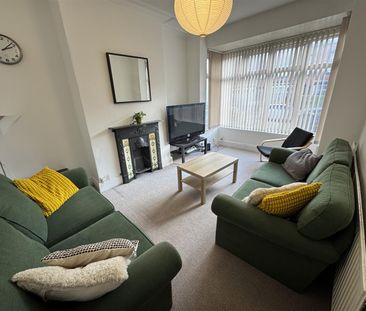 Newport Gardens, Burley, LS6 3DA, Leeds - Photo 1