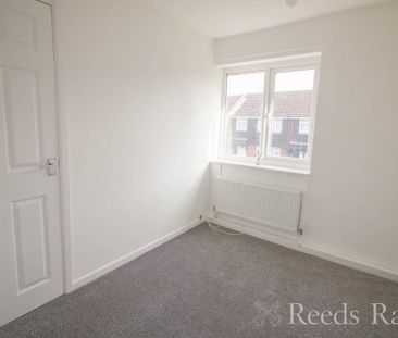 3 bedroom apartment to rent - Photo 4