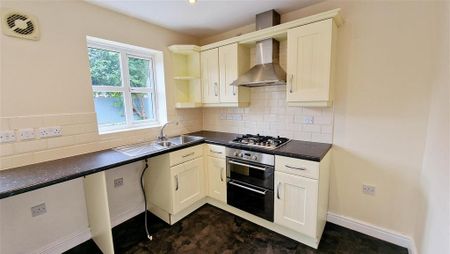 3 bedroom semi-detached house to rent - Photo 3