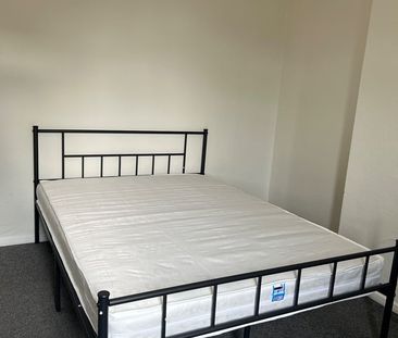 Room in a Shared Flat, Old Shoreham Road, BN3 - Photo 2