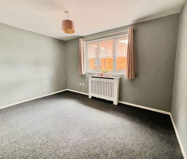 Vert House, Falcon Avenue, Grays, RM17 - Photo 2