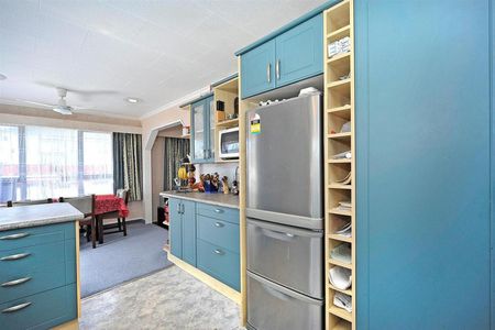 Convenient in Kelvin Grove - Photo 3