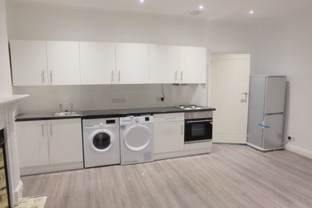 2 Bed Flat, New Bedford Road, LU3 - Photo 3