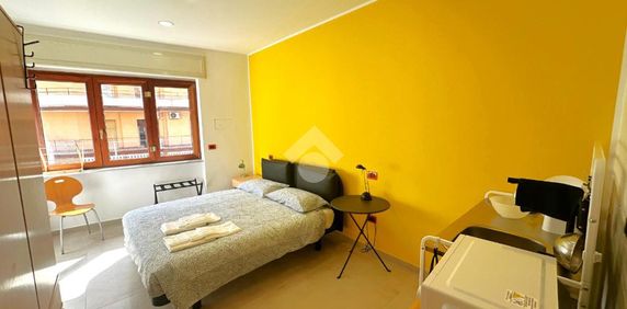 Monolocale in affitto - Photo 2