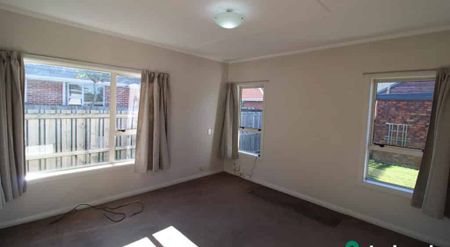 Warm Sunny Family Home - Photo 4